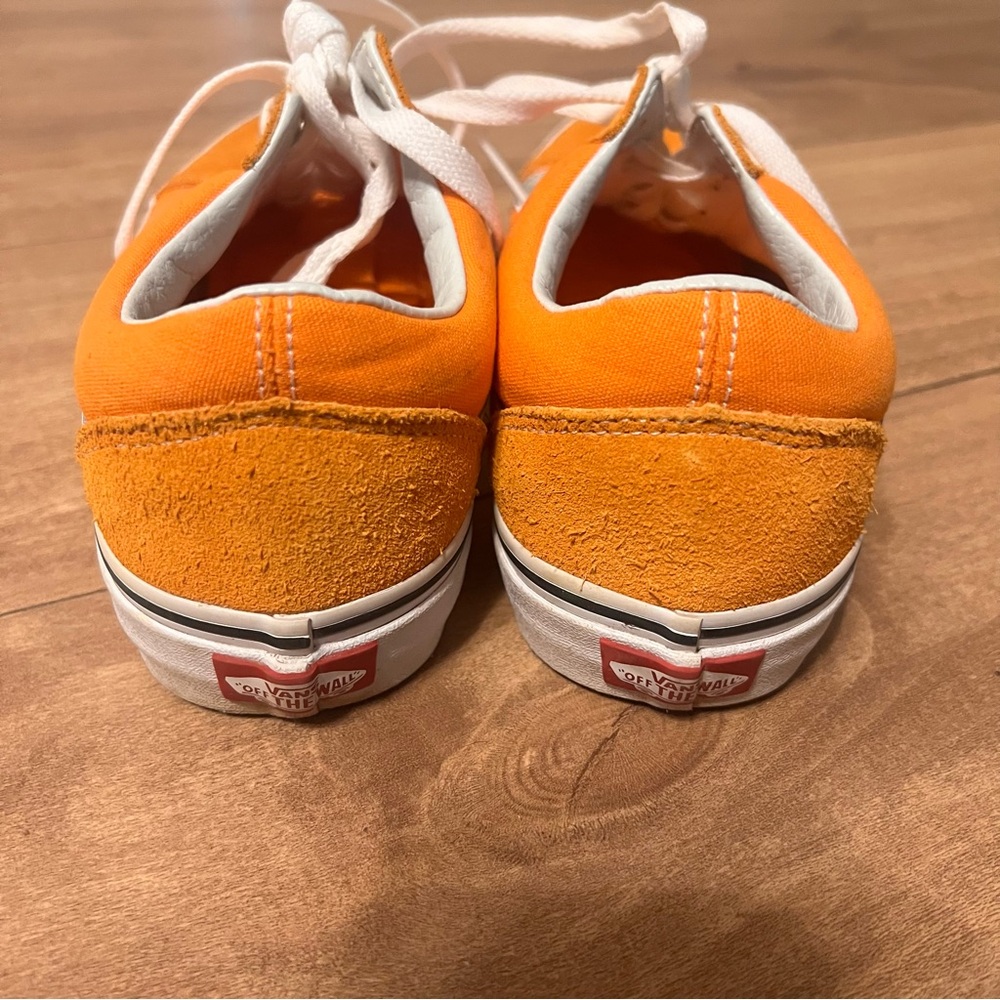 Vans - Picture 5 of 8